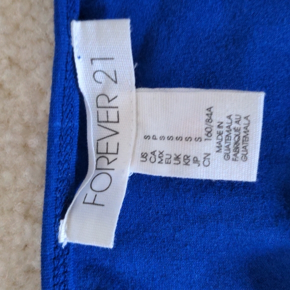 Cache Sweater - Picture 8 of 9